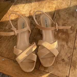 Steve Madden Taupe nubuck open toed block heel . Size 8.5